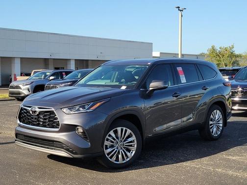 2025 Toyota Highlander Hybrid Platinum