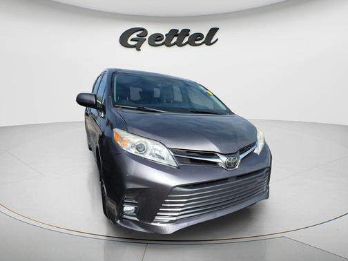 2018 Toyota Sienna XLE