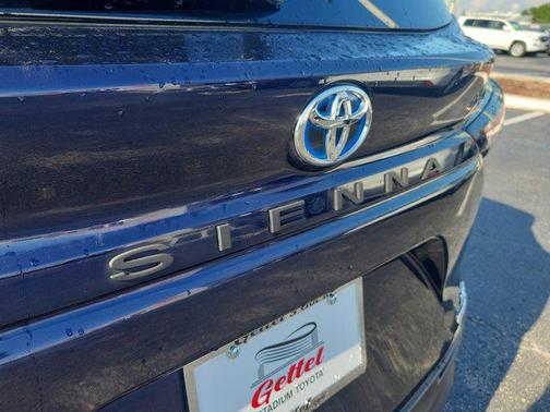 2022 Toyota Sienna XLE 7 Passenger