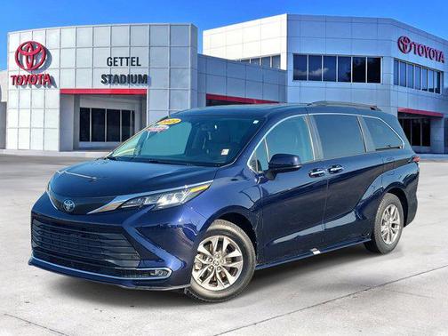 2022 Toyota Sienna XLE 7 Passenger