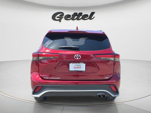 Ruby Flare Pearl 2022 Toyota Highlander XSE