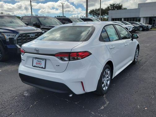 2026 Toyota Corolla LE