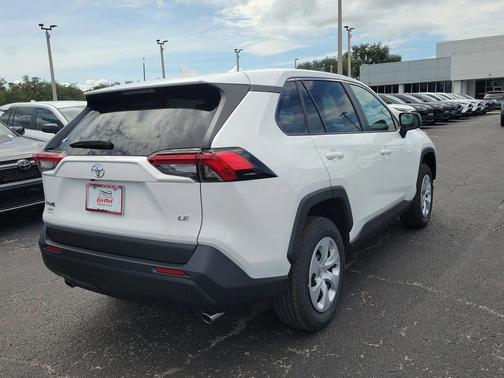 2025 Toyota RAV4 LE
