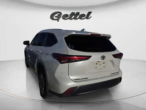 Wind Chill Pearl 2022 Toyota Highlander Limited