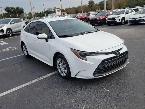 2025 Toyota Corolla LE
