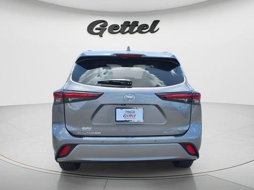 Heavy Metal 2026 Toyota Highlander Hybrid Platinum