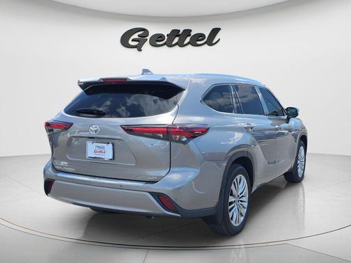 Heavy Metal 2026 Toyota Highlander Hybrid Platinum