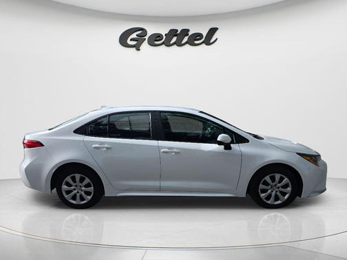 Ice Cap 2025 Toyota Corolla LE