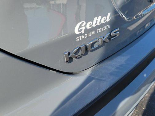 2023 Nissan Kicks SV