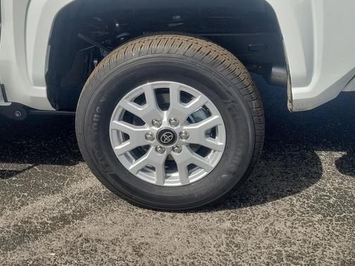 2025 Toyota Tacoma SR5