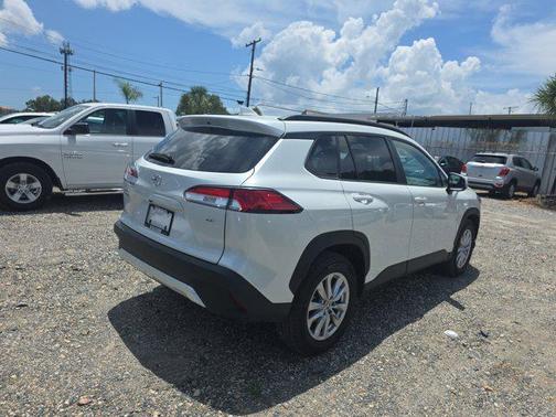 2023 Toyota Corolla Cross LE