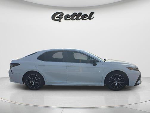 Ice Cap 2023 Toyota Camry SE
