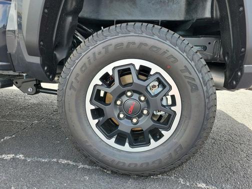 2025 Toyota Tacoma TRD Off Road