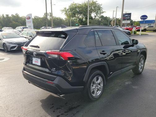 2025 Toyota RAV4 Hybrid SE
