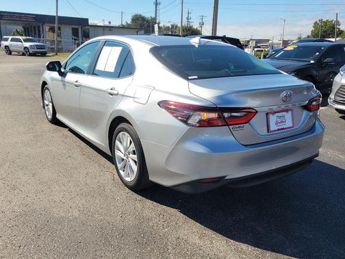 2022 Toyota Camry LE