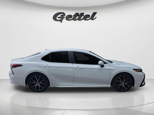 Ice Cap 2024 Toyota Camry SE