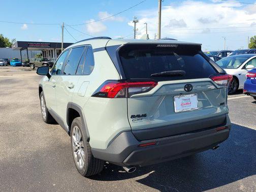 2022 Toyota RAV4 XLE Premium