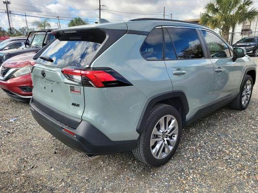 2022 Toyota RAV4 XLE Premium