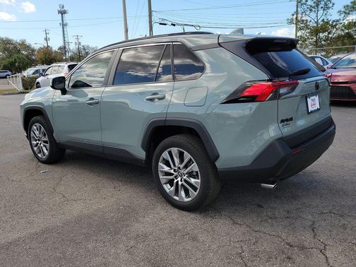 2022 Toyota RAV4 XLE Premium