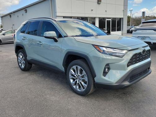 2022 Toyota RAV4 XLE Premium