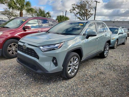 2022 Toyota RAV4 XLE Premium