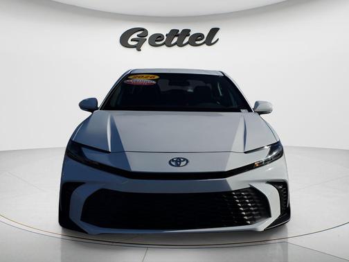 Ice Cap 2026 Toyota Camry SE