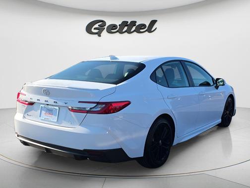Ice Cap 2026 Toyota Camry SE