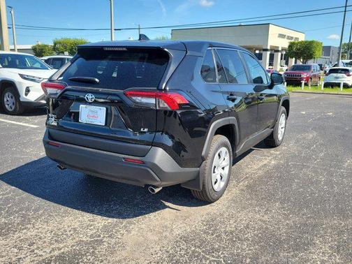 2025 Toyota RAV4 LE
