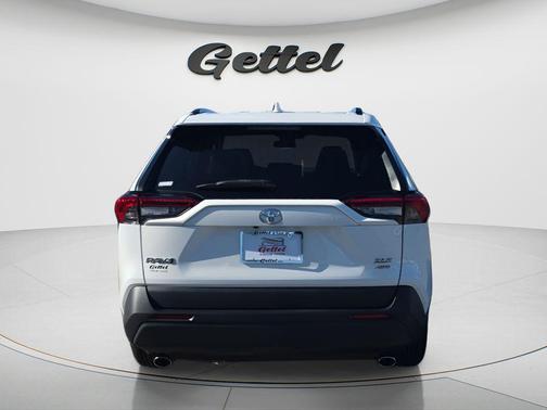 Ice Cap 2023 Toyota RAV4 XLE