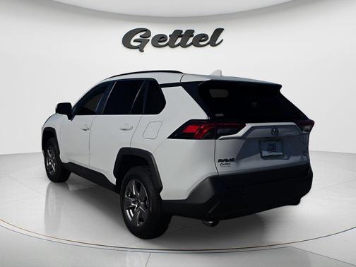 Ice Cap 2023 Toyota RAV4 XLE