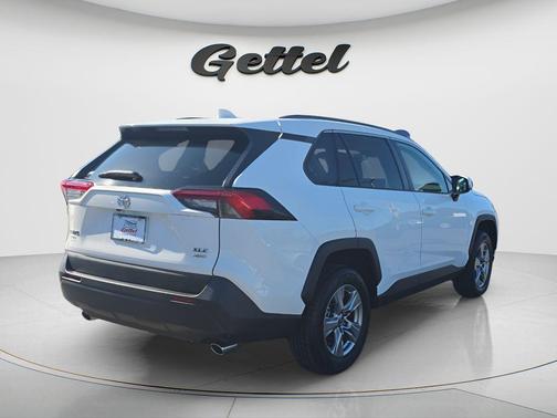 Ice Cap 2023 Toyota RAV4 XLE