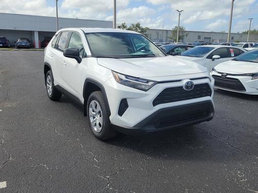 2025 Toyota RAV4 LE