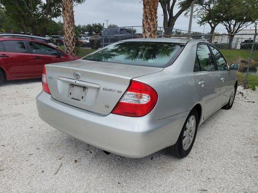 2004 Toyota Camry XLE V6