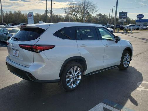 2023 Toyota Highlander Limited