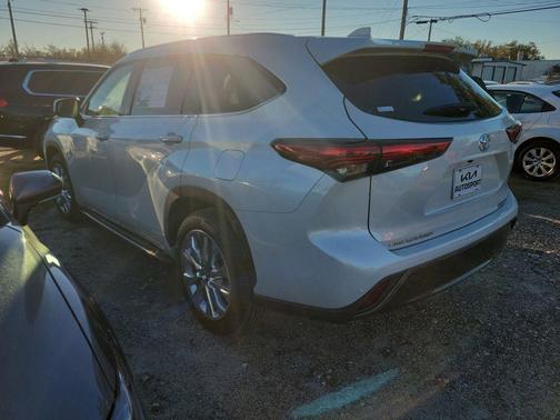 2023 Toyota Highlander Limited