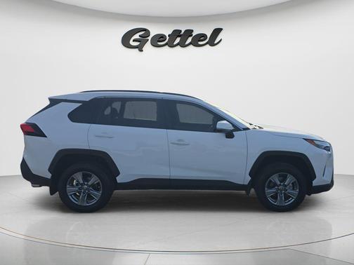 Ice Cap 2025 Toyota RAV4 XLE