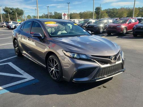 2023 Toyota Camry SE