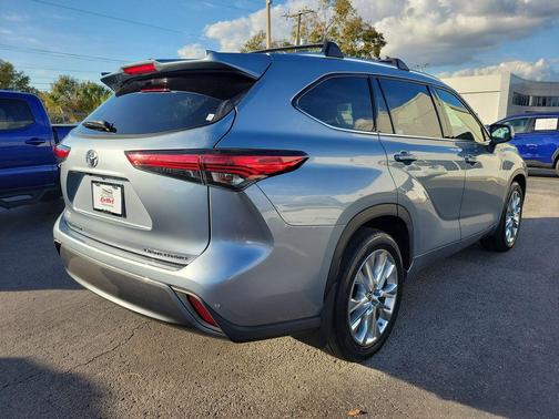 2022 Toyota Highlander Limited