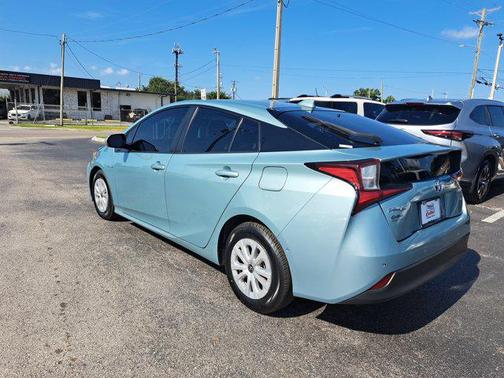 2020 Toyota Prius LE