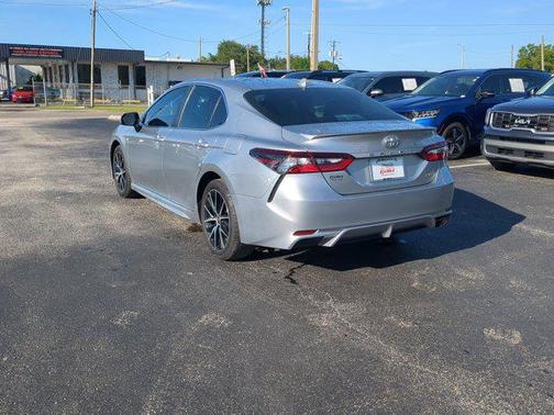 2021 Toyota Camry SE