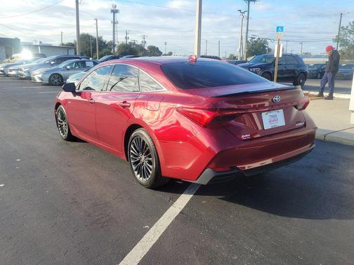 2021 Toyota Avalon Hybrid XSE
