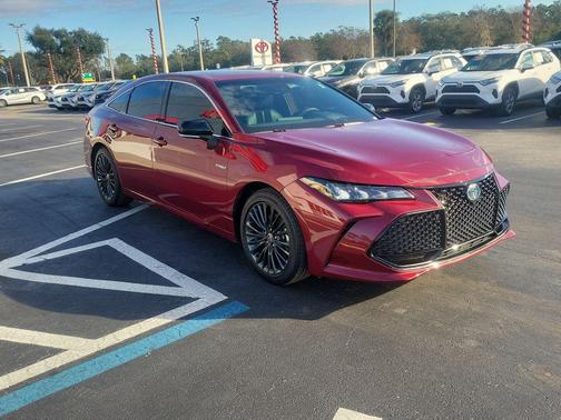 2021 Toyota Avalon Hybrid XSE
