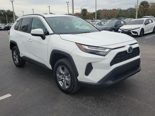2023 Toyota RAV4 Hybrid XLE