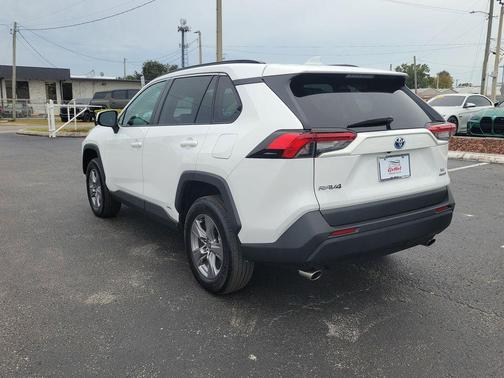 2023 Toyota RAV4 Hybrid XLE