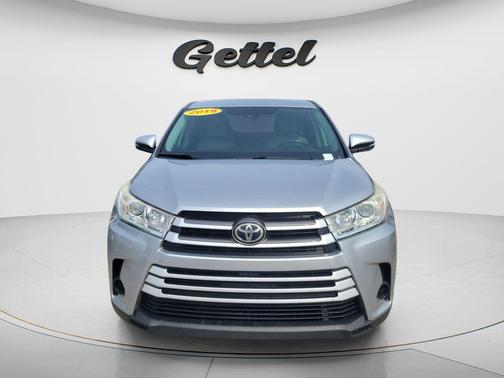 Celestial Silver Metallic 2019 Toyota Highlander LE I4