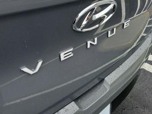 2022 Hyundai VENUE SEL