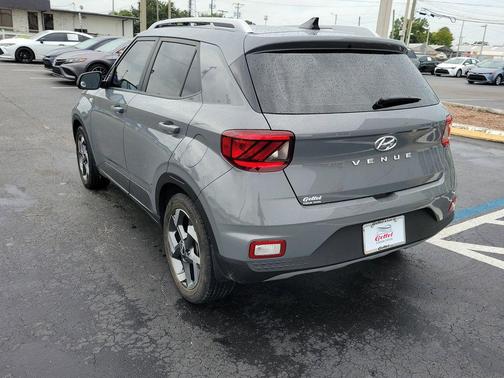 2022 Hyundai VENUE SEL