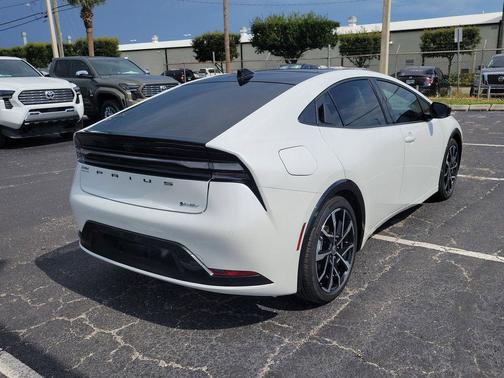 2025 Toyota Prius Plug-In Hybrid XSE