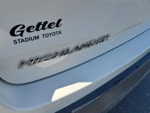 2019 Toyota Highlander LE I4