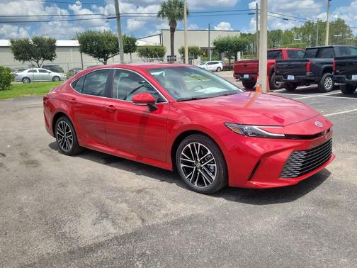 2025 Toyota Camry XLE